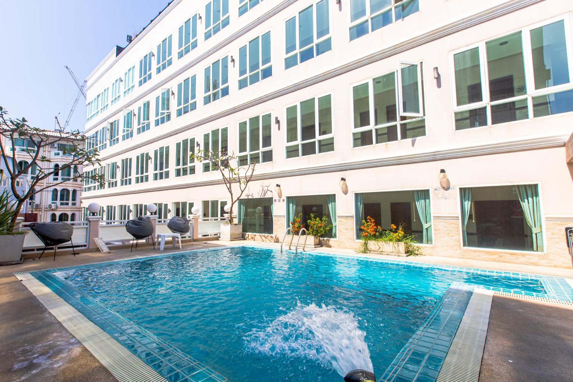Sun Sky Resort Near Beach Джомтиен Бийч Екстериор снимка